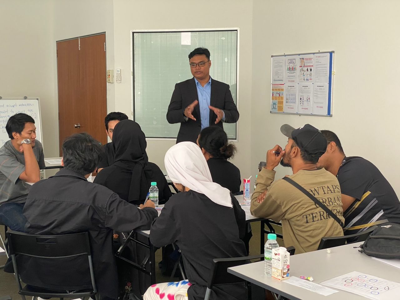 Cikgu Amir facilitating a corporate workshop