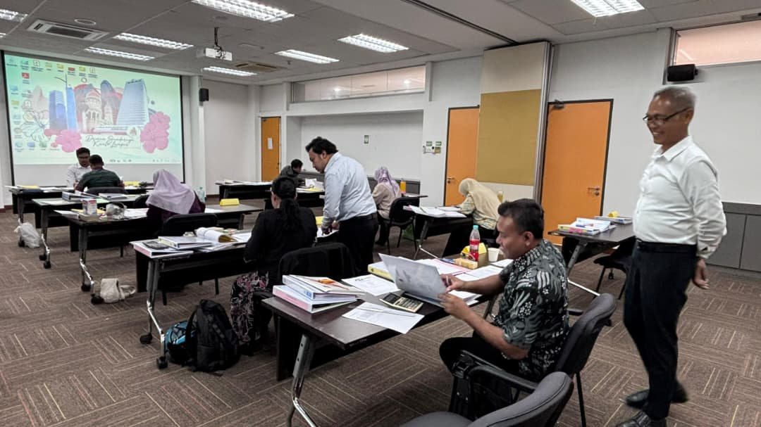 Guiding participants during practice